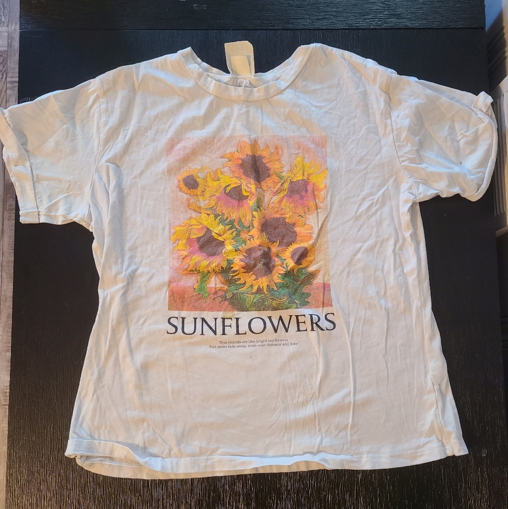 White sunflower graphic tee